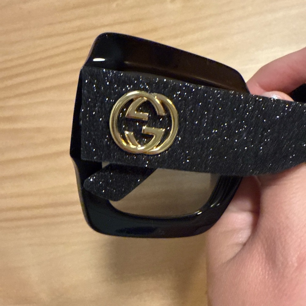 Gucci Black Glitter Sunglasses with Gold Logo - Picture 3 of 8
